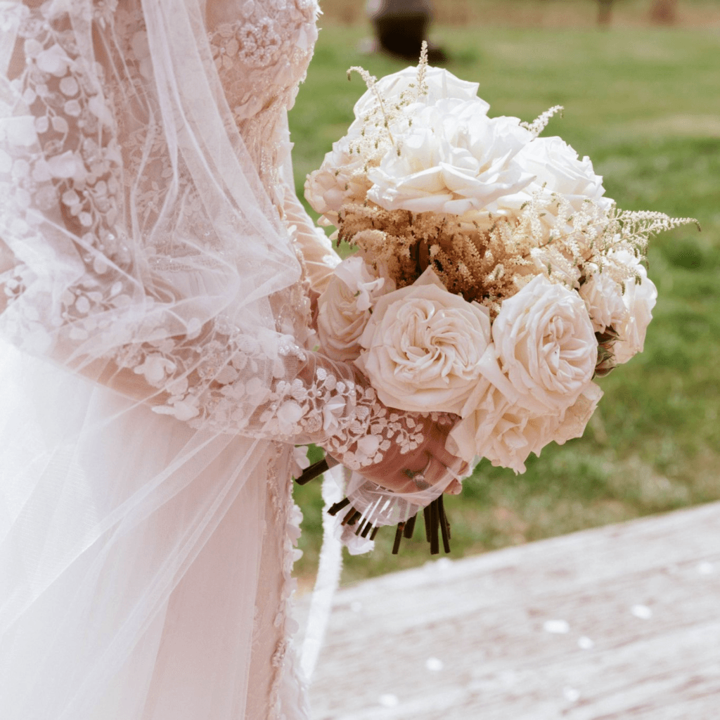 Enchanting Pastel Blooms at Mollie & David’s Countryside Barn Wedding